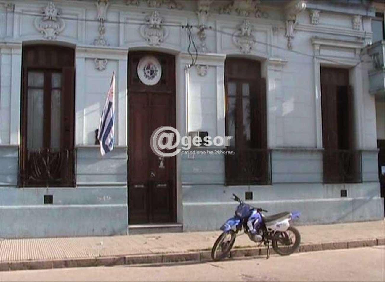 Procesó sin prisión a un hombre que abusaba de dos hijastras y golpeaba a la madre de éstas y además registraba antecedentes